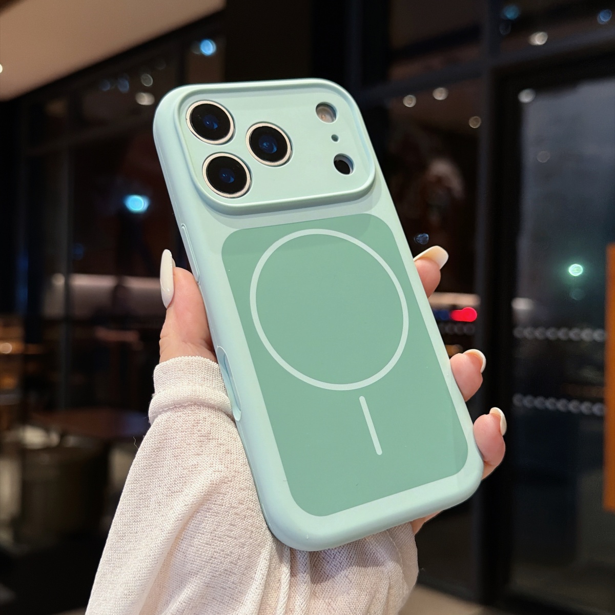 Nuova Custodia Ufficiale in Si - Liquid Silicone Magnetic Phone Case recensione e prezzo