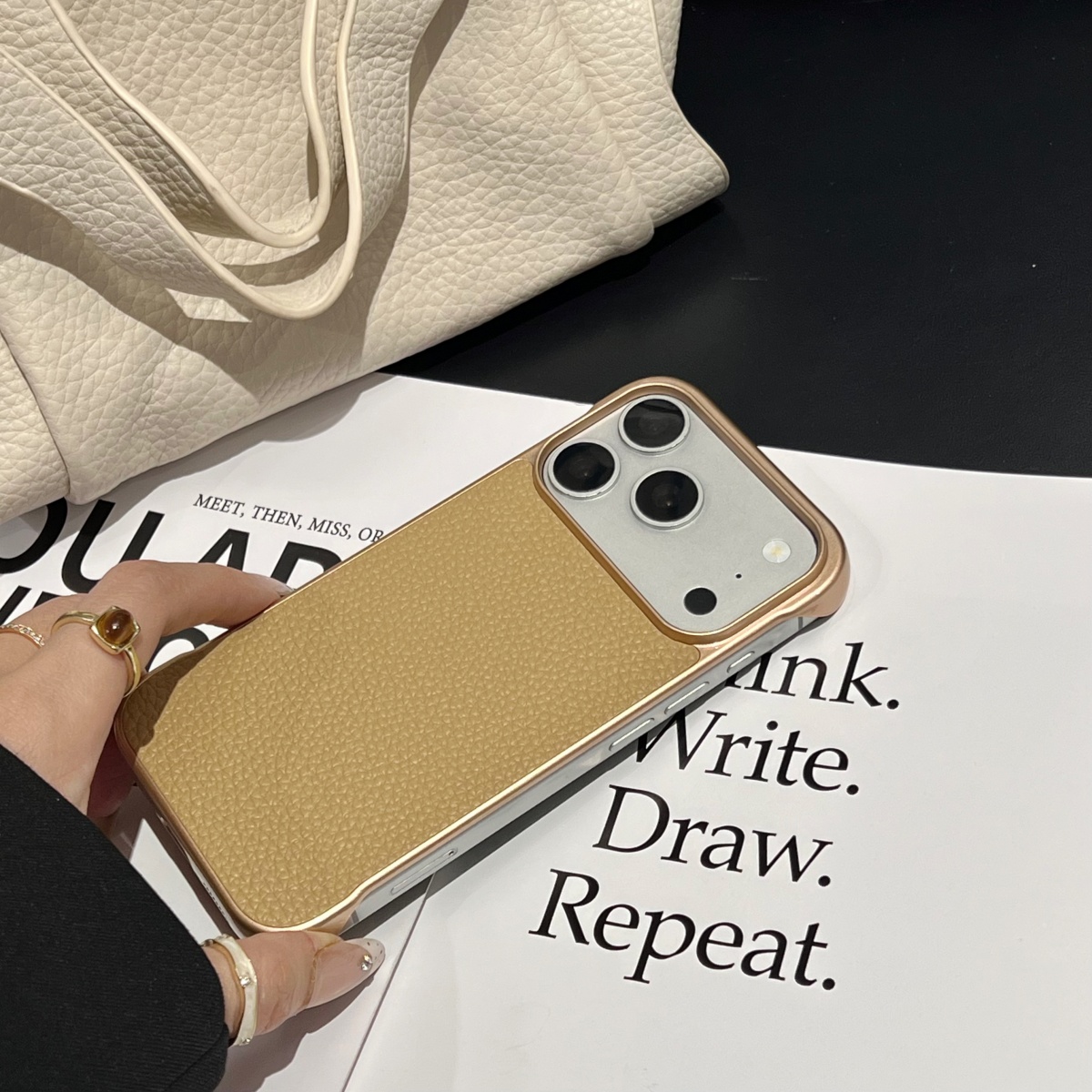 Custodia Ultra Sottile Senza C - Ultra Thin Frameless Phone Cover recensione e prezzo